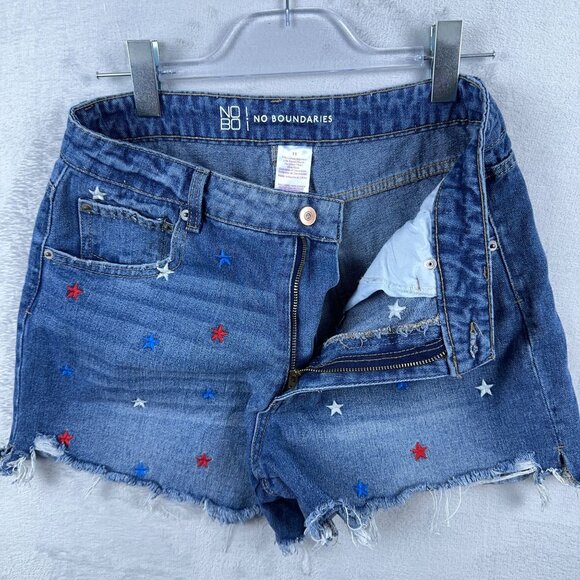 No Boundaries Cut Off Shorts Stars Embroidered High Rise Denim Blue Women SZ 11 - Picture 4 of 9